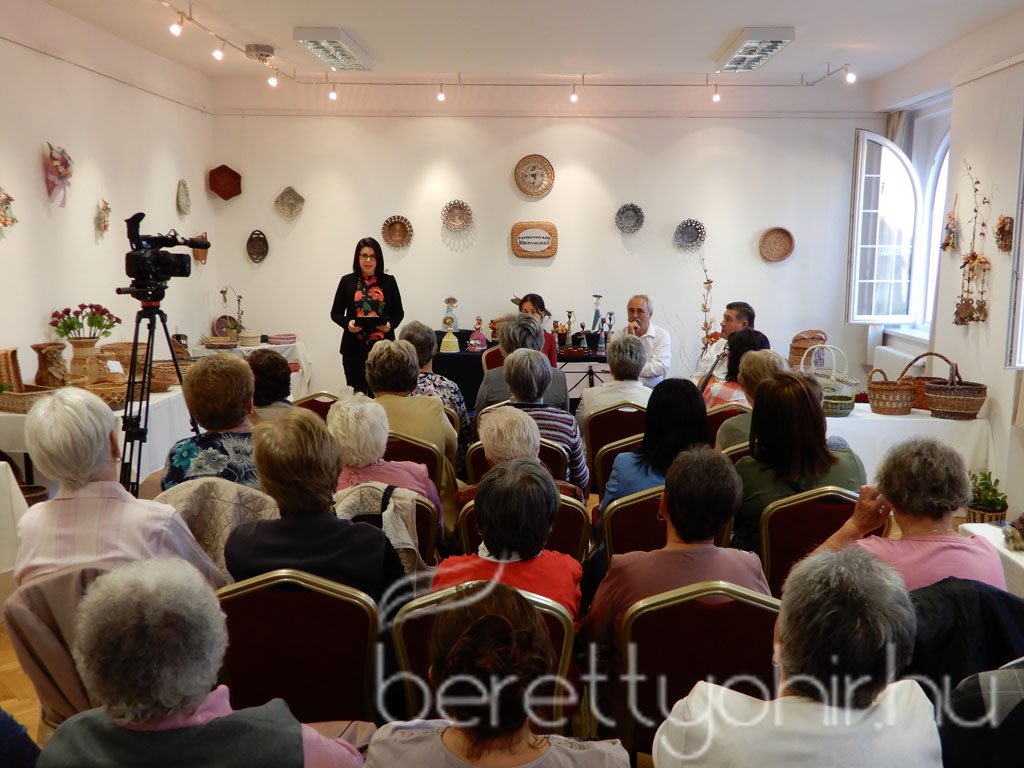 A berettyóújfalui papírfonó kör kiállítása 19